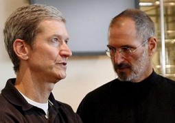 Steve Jobs e Tim Cook