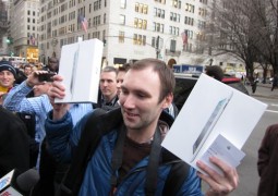 iPad 2, il primo acquirente