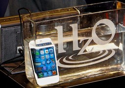 iPhone 4S resistente all'acqua dopo il trattamento HzO - TheAppleLounge.com