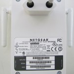 NETGEAR WN3000RP Universal WiFi Range Extender, particolare della parte posteriore con spina orizzontale - TheAppleLounge.com