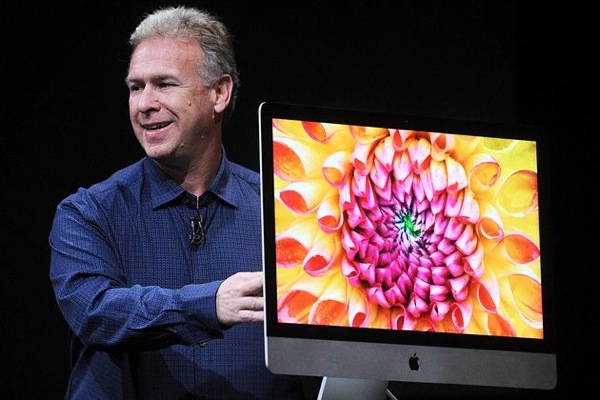 Phil Schiller con il nuovo iMac