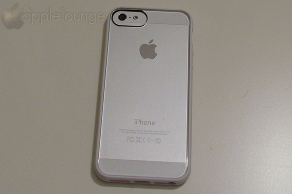 Cover iPhone 5 Clear, immagine di un iPhone 5 inserito nella cover - TheAppleLounge.com