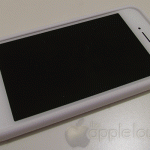 Cover iPhone 5 Clear, particolare delle sporgneze che aumentano il grip della cover sulle superfici lisce - TheAppleLounge.com