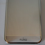 Cover iPhone 5 Mirror by Puro, particolare del logo impresso sul prodotto - TheAppleLounge.com