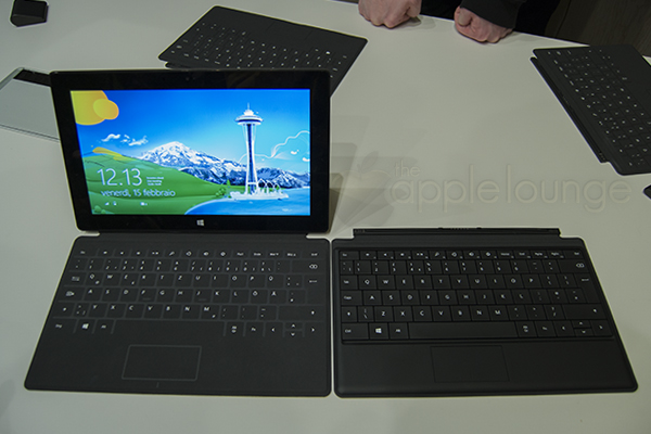 Microsoft Surface con Windows RT, tastiera touch e tastiera fisica - TheAppleLounge.com