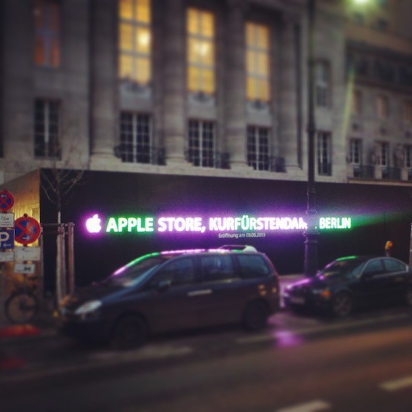 Apple Store Kudamm at night