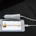 Puro, Carica batterie da auto per dispositivi Apple con connettore Lightning (podotto collegato solo al telefono) - TheAppleLounge.com