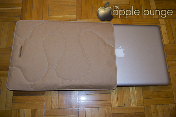 papernomad, MacBook 15'' sleeve (MacBook Pro 15'' Early 2011 nella sleeve) - TheAppleLounge.com