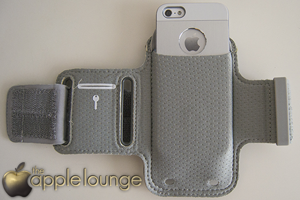 XtremeMac Sportwrap (inserimento iPhone 5) - TheAppleLounge.com