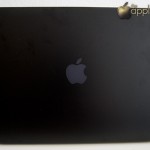 moshi iGlaze pro 15 R, cover per MacBook Pro 15 Retina Display (cover sul portatile, mela effetto stealth) - TheAppleLounge.com
