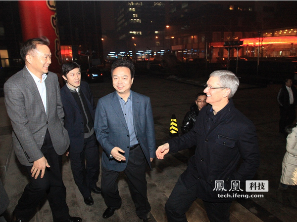 Tim Cook in Cina, ieri