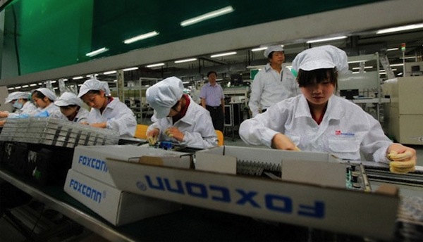 foxconn_workers_2