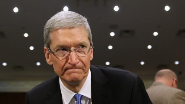 tim-cook-glare