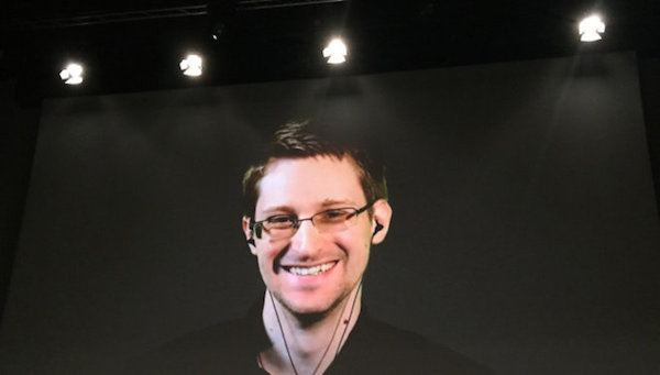 13281-7922-edward-snowden-privacy-l