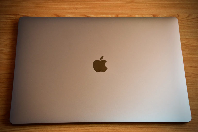 MacBook 16